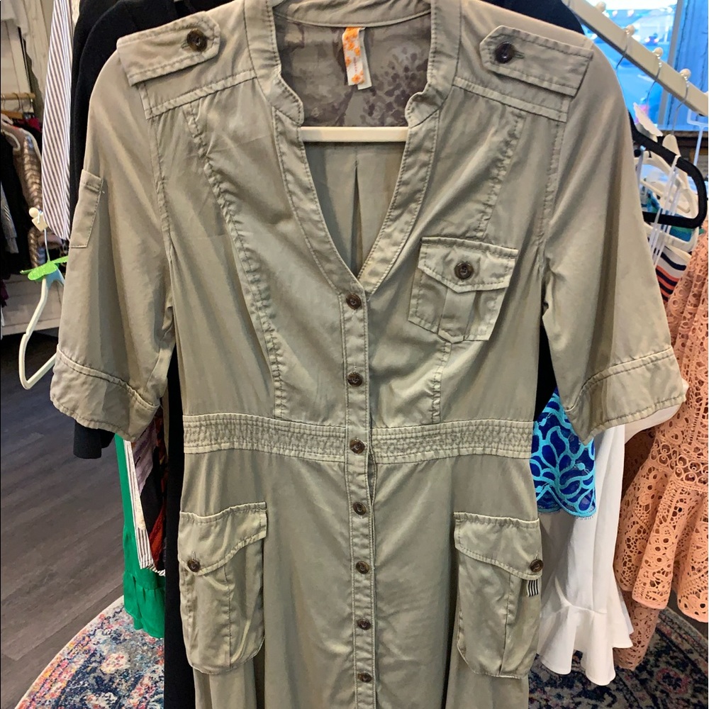 khaki dress